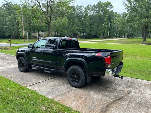 Used 2023 Toyota Tacoma SR5 w/ SX Package image 2