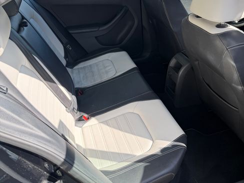 Used 2016 Volkswagen Jetta Sport image 10