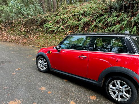 Used 2012 MINI Cooper Hardtop image 2