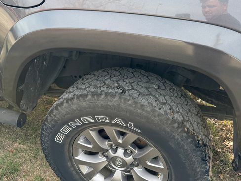 Used 2019 Toyota Tacoma SR5 image 13