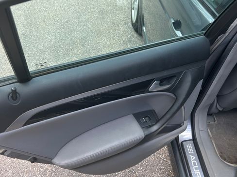 Used 2004 Acura TL FWD image 9