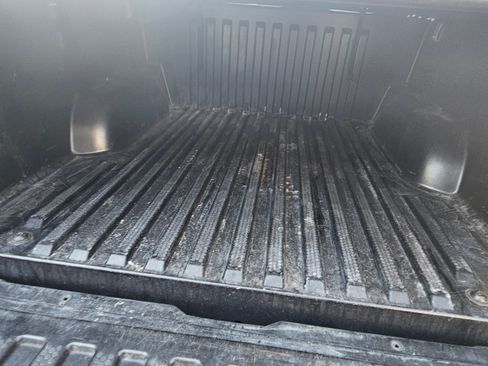 Used 2005 Ford Explorer Sport Trac XLT image 10