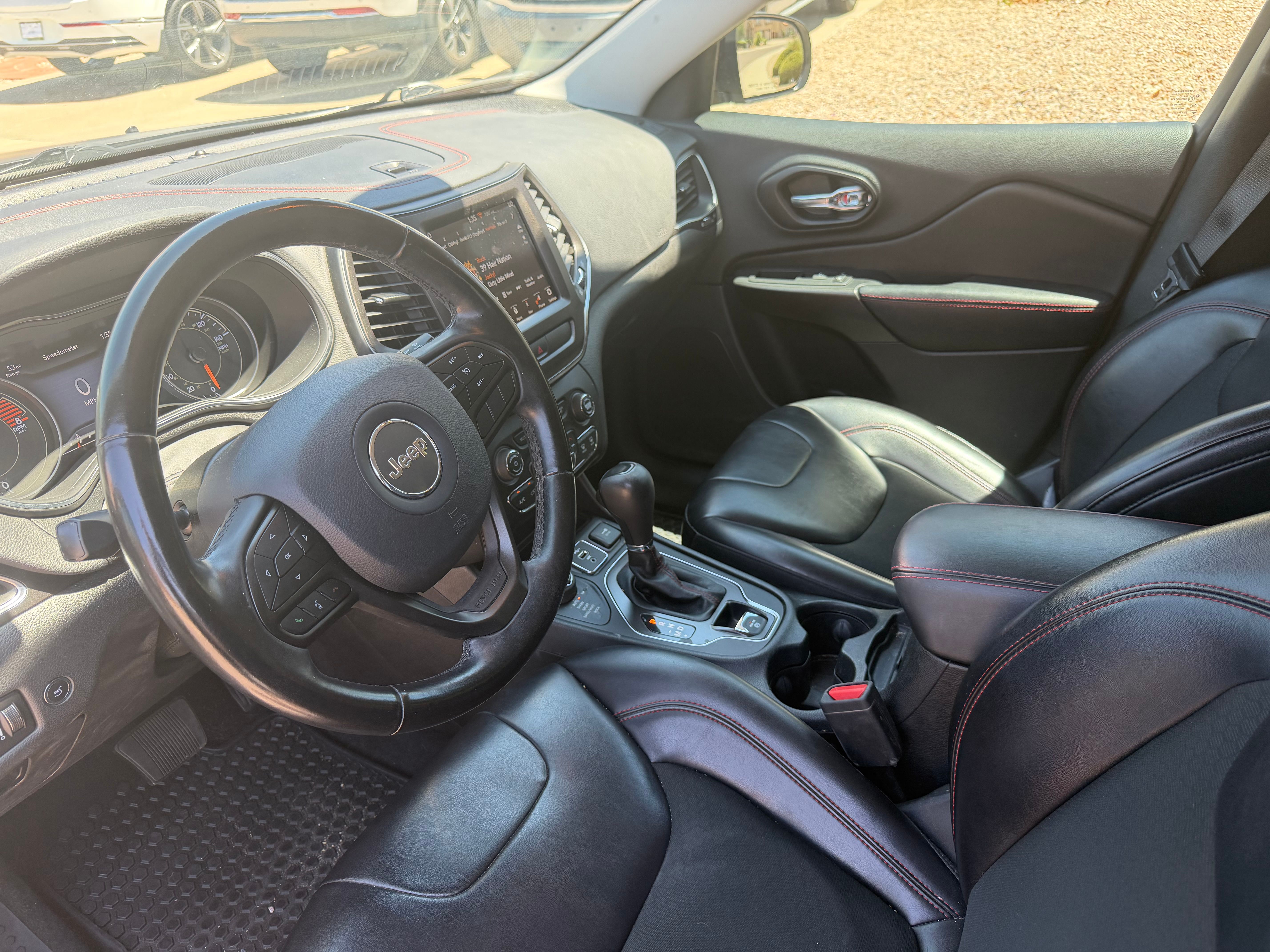 Used 2020 Jeep Cherokee Trailhawk w/ Comfort/Convenience Group AWD/4WD image 9