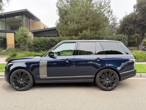 Used 2020 Land Rover Range Rover HSE image 1