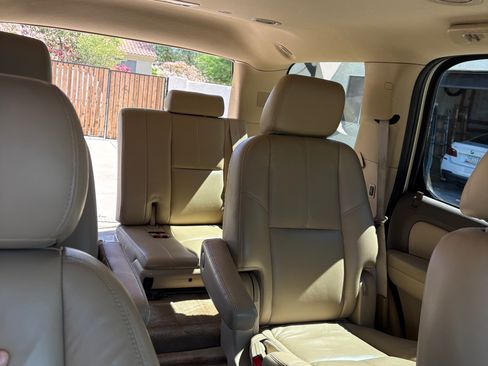 Used 2011 Chevrolet Tahoe LT w/ Luxury Package image 6