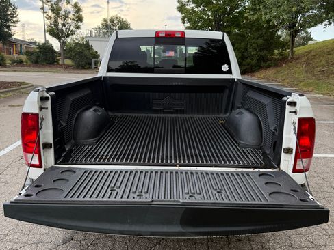 Used 2016 RAM 1500 Classic SLT AWD/4WD image 14
