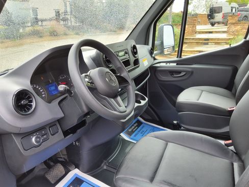 Used 2023 Mercedes-Benz Sprinter 3500 image 15