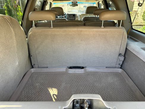 Used 1998 GMC Suburban 4WD w/ Marketing Opt Pkg 3 image 11