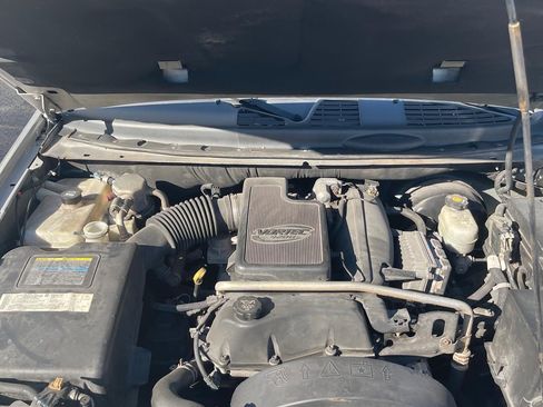 Used 2004 Buick Rainier CXL Plus w/ Sun And Satellite Package image 6