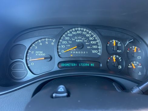 Used 2006 Chevrolet Tahoe LS w/ Smart Select Package image 2