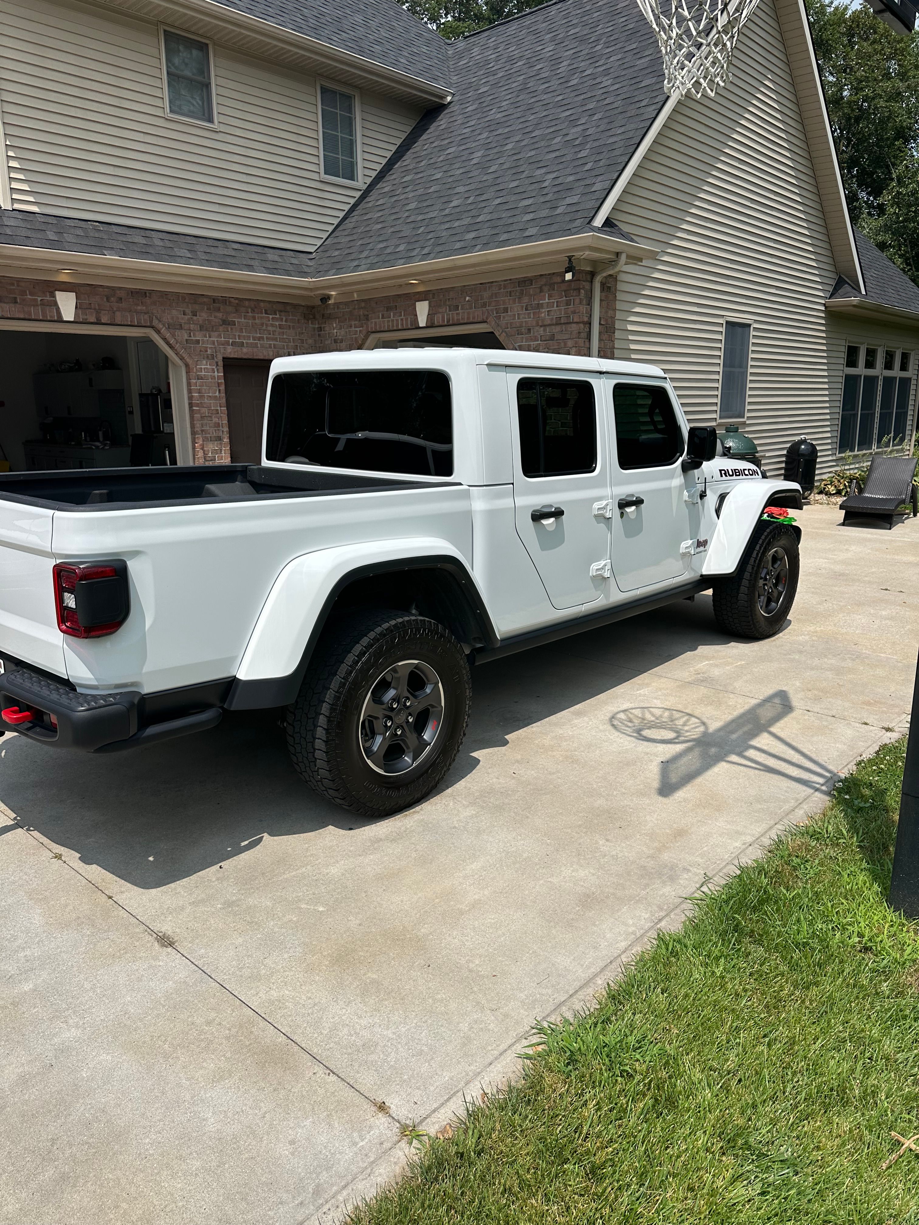 Used 2022 Jeep Gladiator Rubicon w/ LED Lighting Group AWD/4WD image 2
