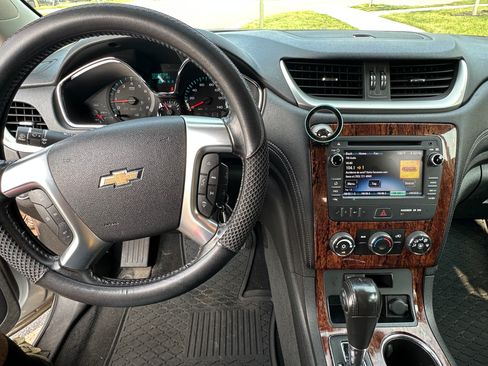 Used 2013 Chevrolet Traverse LT AWD/4WD image 8