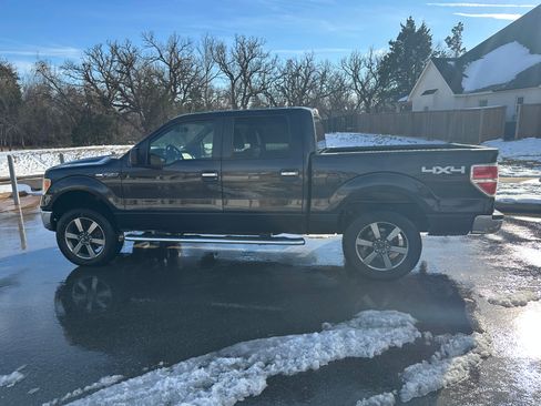 Used 2011 Ford F150 XLT w/ XLT Chrome Pkg image 2