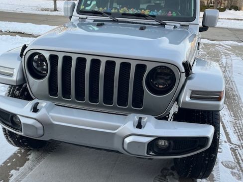 Used 2023 Jeep Wrangler Unlimited Sahara image 1