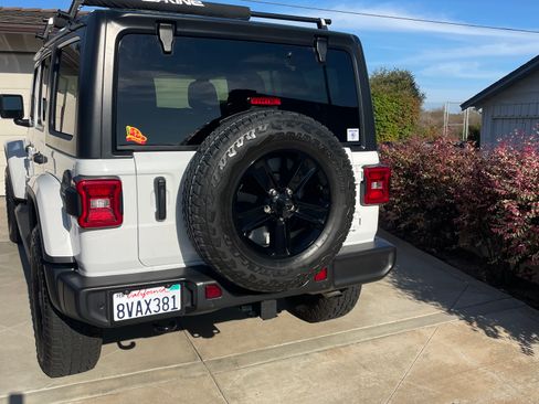 Used 2021 Jeep Wrangler Unlimited Sahara w/ Safety Group AWD/4WD image 16