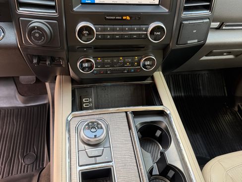 Used 2018 Ford Expedition Max Limited w/ Equipment Group 301A RWD image 13