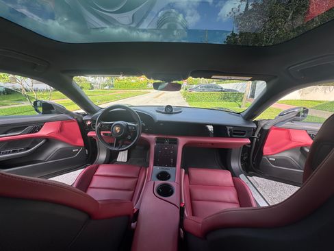 Used 2020 Porsche Taycan 4S image 13