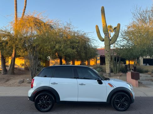Used 2013 MINI Cooper Countryman image 2