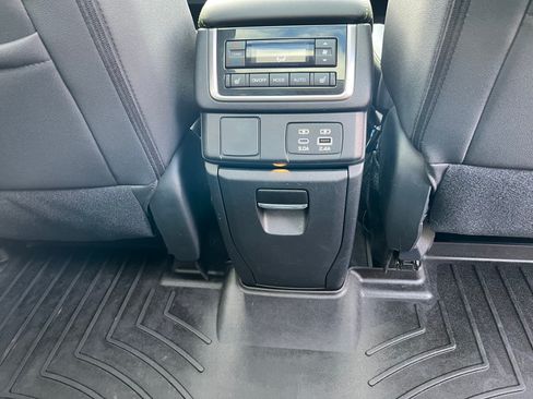 Used 2024 Subaru Ascent Onyx Edition Limited image 13