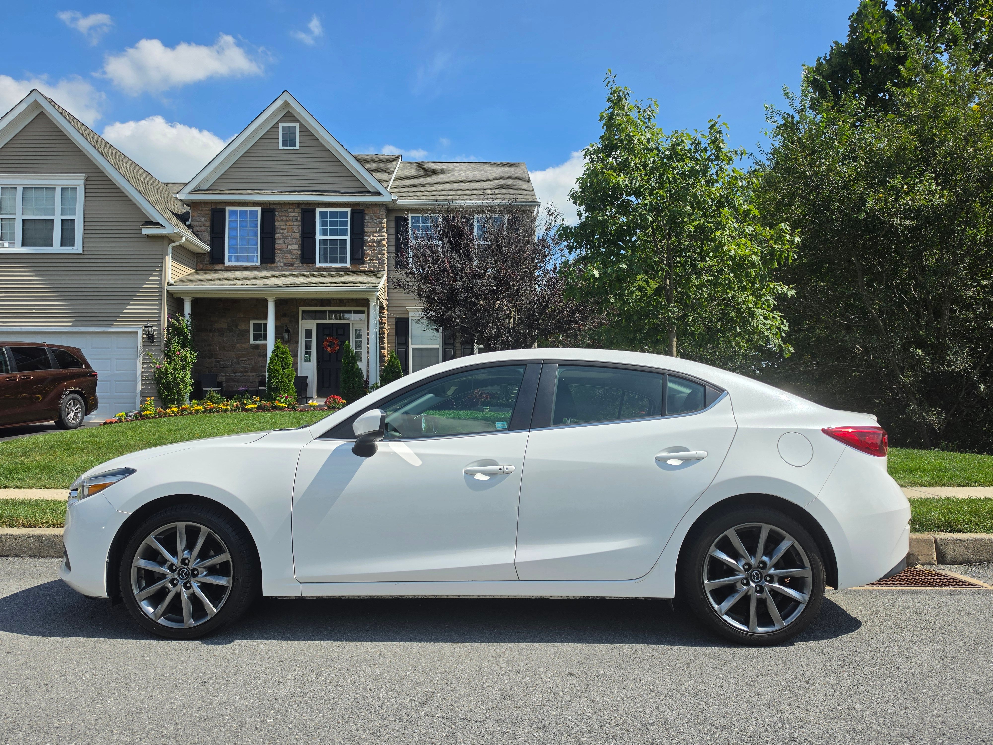 Used 2018 MAZDA MAZDA3 Touring FWD image 4