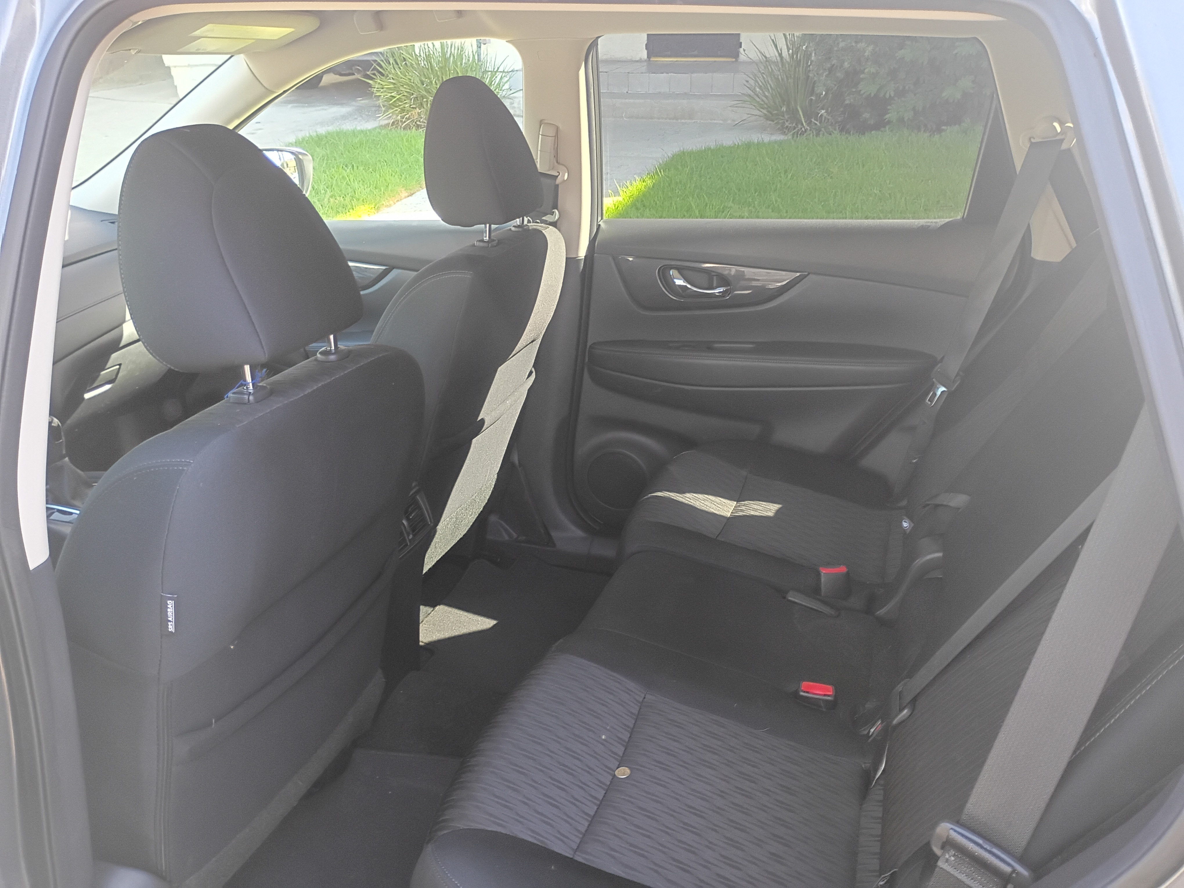 Used 2018 Nissan Rogue SV FWD image 6