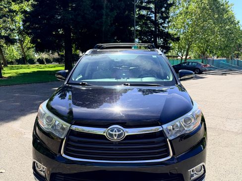 Used 2015 Toyota Highlander Limited Platinum image 2