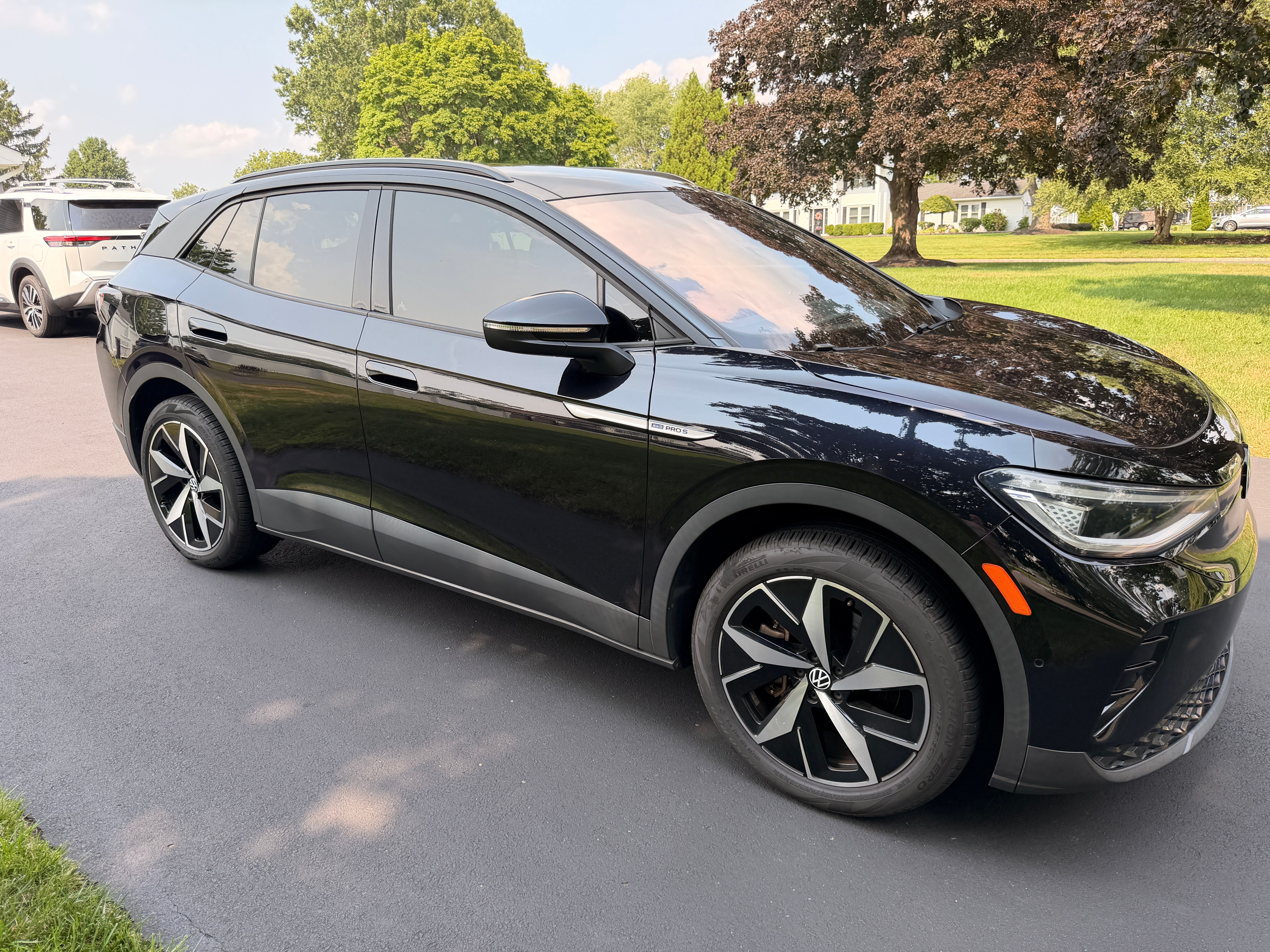Used 2023 Volkswagen ID.4 Pro S Plus AWD/4WD image 5