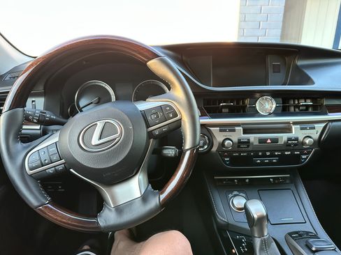 Used 2016 Lexus ES 350 w/ Navigation System Package FWD image 11