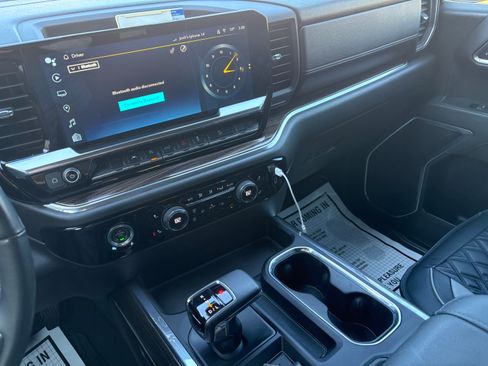 Used 2023 Chevrolet Silverado 1500 RST w/ Z71 Off-Road Package image 9