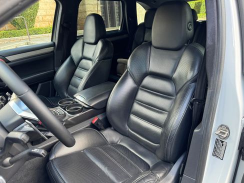 Used 2015 Porsche Cayenne Turbo AWD/4WD image 5