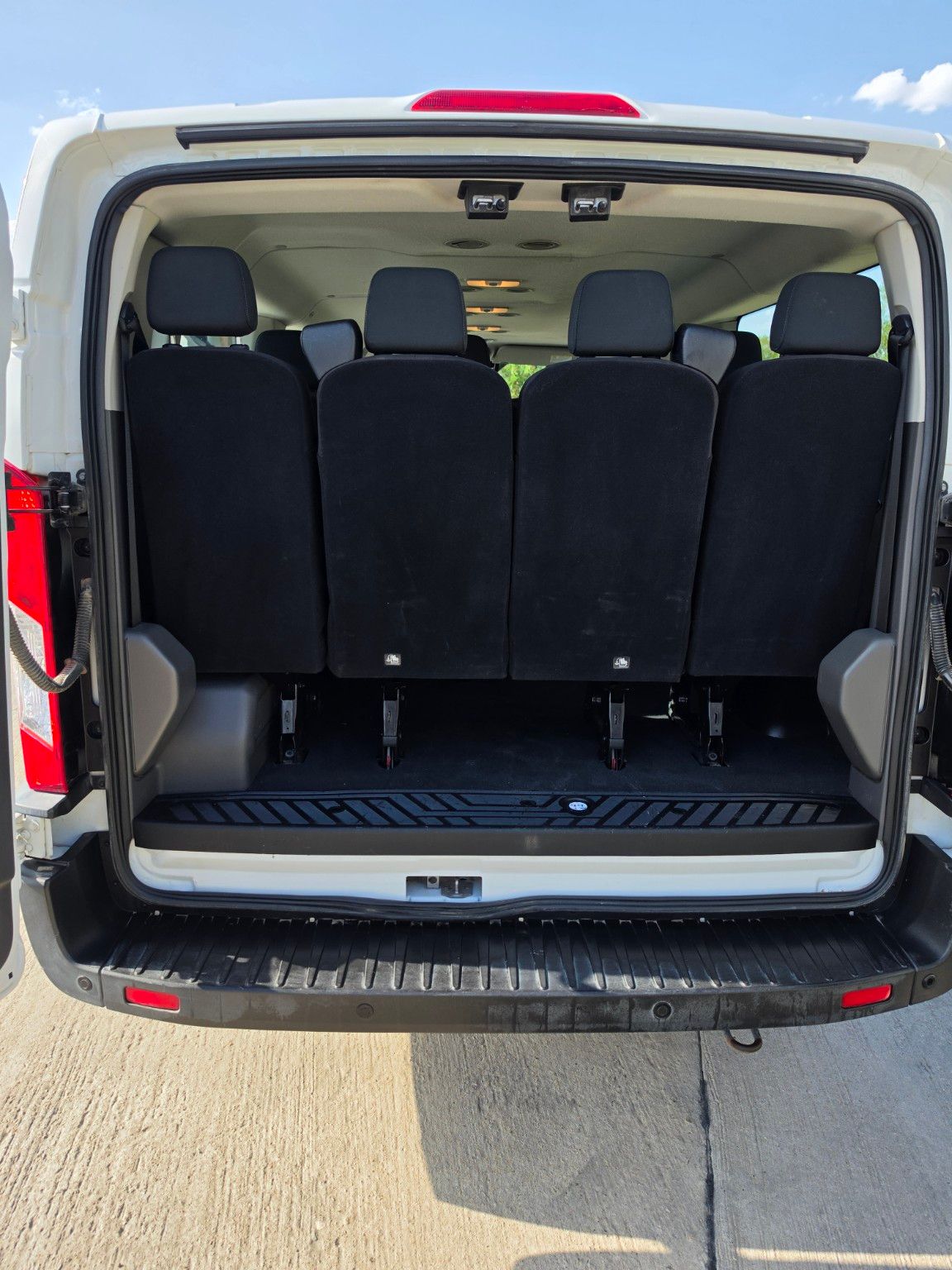 Used 2020 Ford Transit 350 XLT RWD image 9