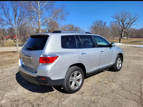 Used 2012 Toyota Highlander Limited w/ Tow Pkg image 6