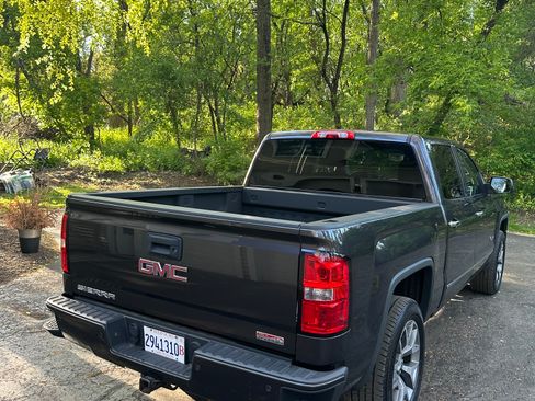 Used 2014 GMC Sierra 1500 SLT w/ All-Terrain Package AWD/4WD image 6