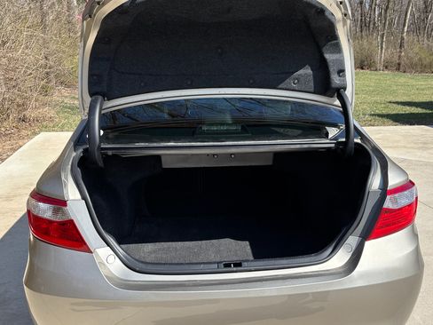 Used 2016 Toyota Camry SE image 8