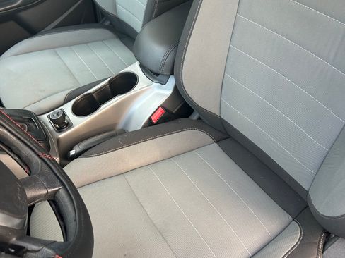 Used 2015 Ford Escape SE FWD image 6