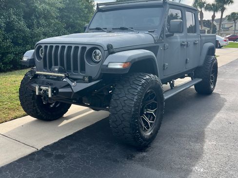 Used 2020 Jeep Gladiator Sport w/ Quick Order Package 24S image 1