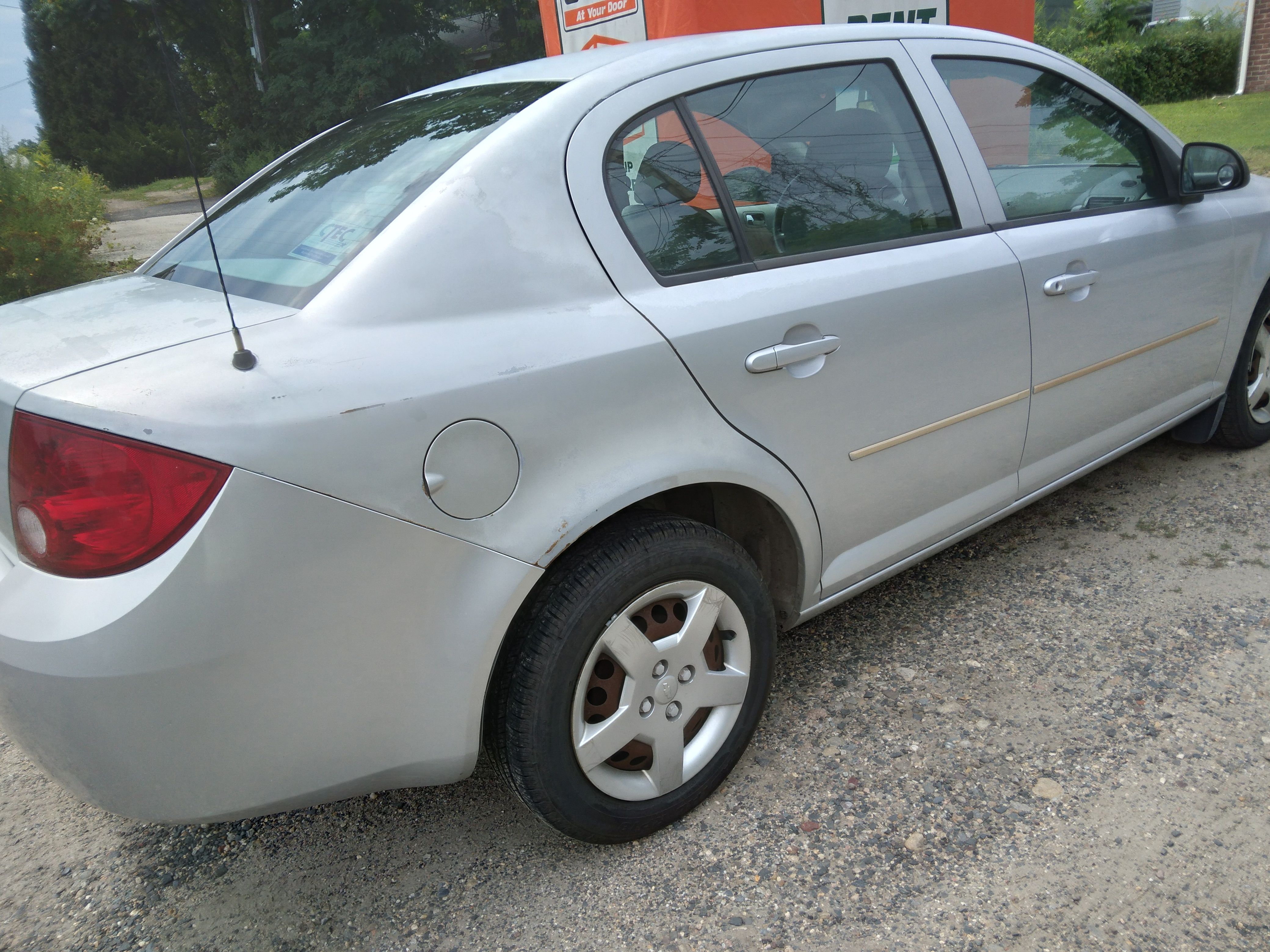 Used 2005 Chevrolet Cobalt Sedan FWD image 1