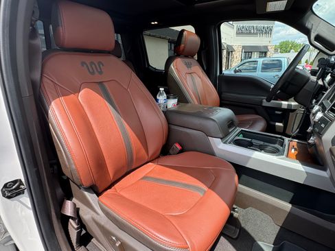 Used 2019 Ford F250 King Ranch w/ King Ranch Ultimate Package AWD/4WD image 12