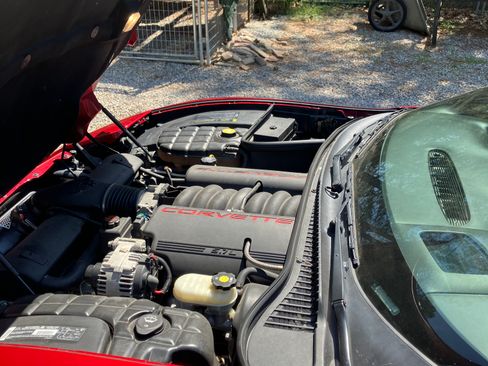 Used 2002 Chevrolet Corvette Coupe w/ Preferred Equipment Group2 image 9