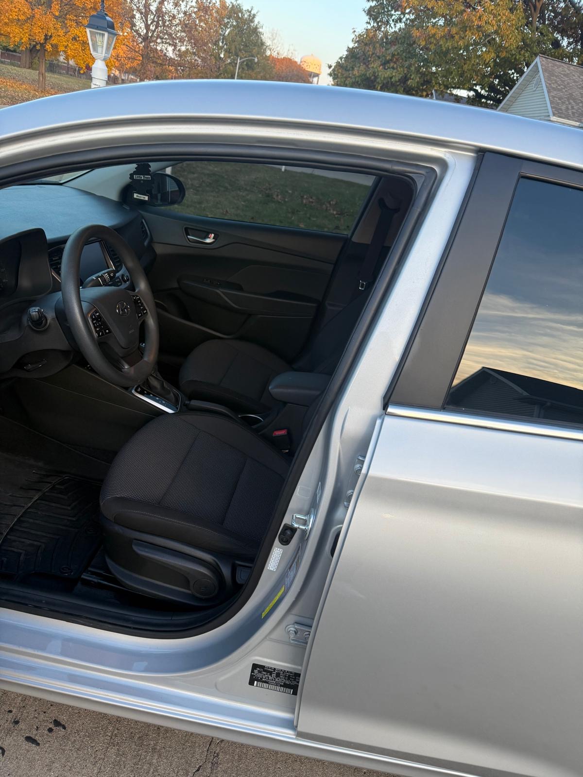 Used 2022 Hyundai Accent FWD image 10