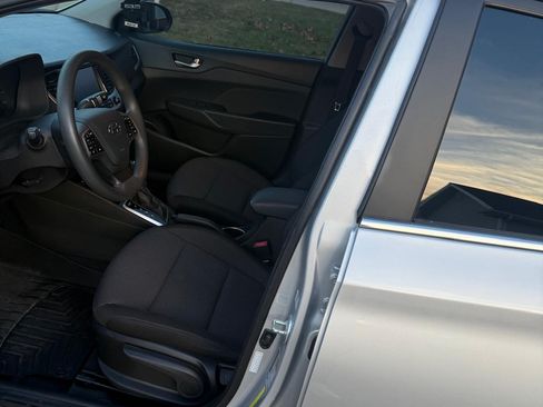 Used 2022 Hyundai Accent FWD image 10