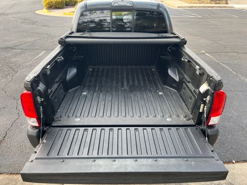 Used 2016 Toyota Tacoma SR5 image 12