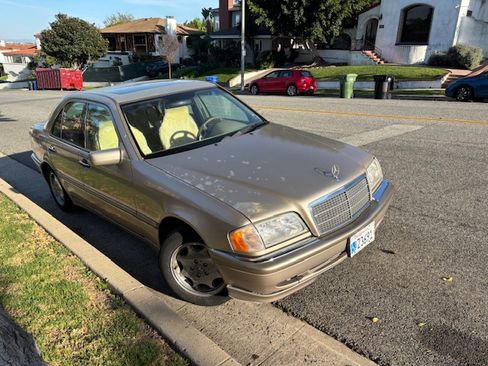 Used 2000 Mercedes-Benz C 230 C 230 Sedan 4D image 2