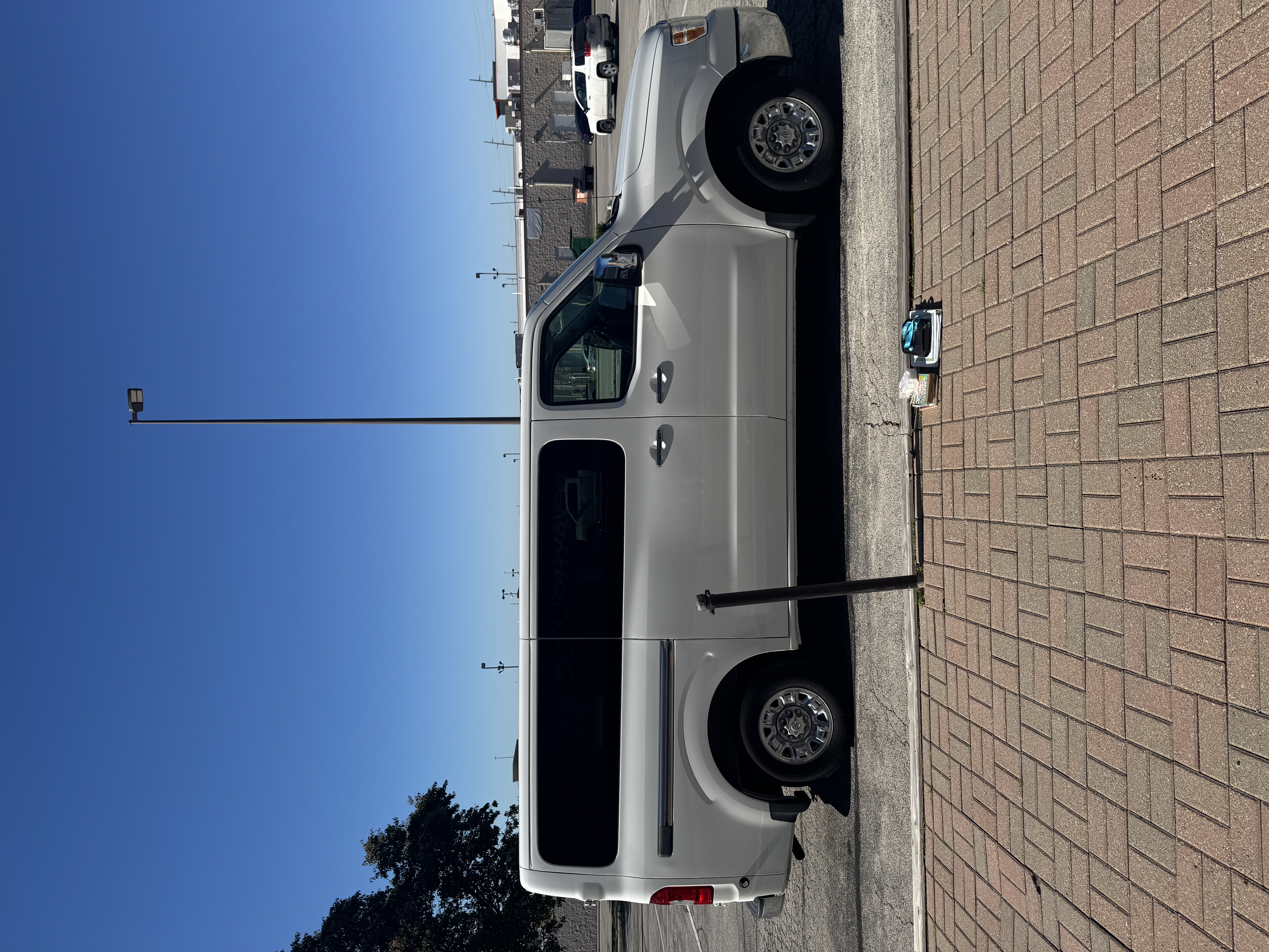 Used 2021 Nissan NV 3500 SL RWD image 1
