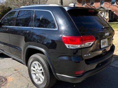 Used 2019 Jeep Grand Cherokee Laredo image 10