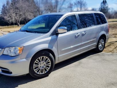 Used 2013 Chrysler Town & Country Touring-L w/ Driver Convenience Group