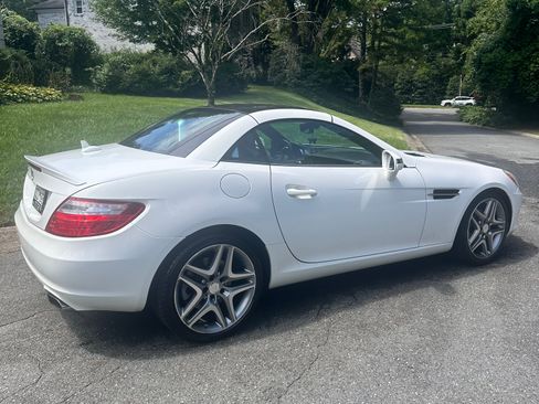 Used 2014 Mercedes-Benz SLK 250 image 19