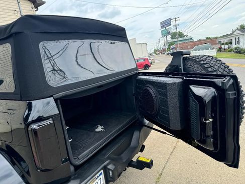 Used 2022 Ford Bronco Wildtrak image 11