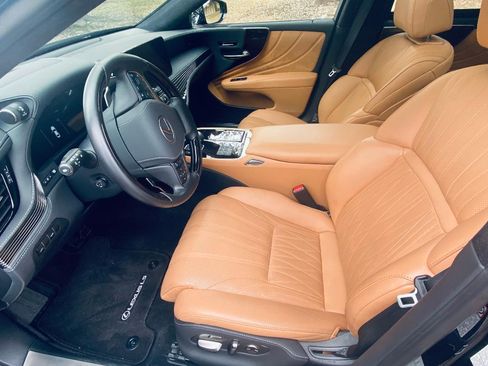 Used 2024 Lexus LS 500 AWD w/ Luxury Package image 12