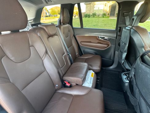 Used 2020 Volvo XC90 T6 Momentum image 16